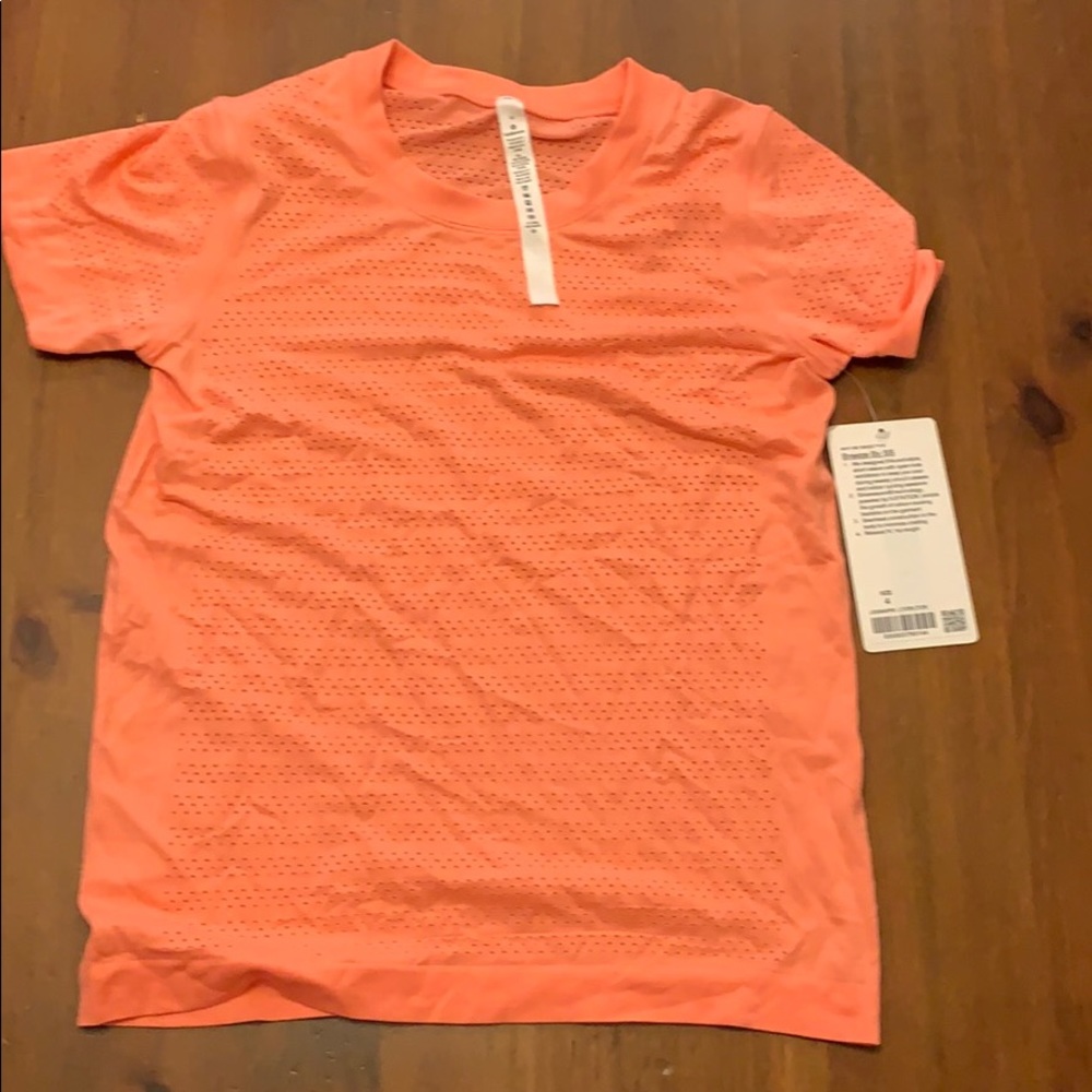 Lululemon breeze by short sleeve shirt